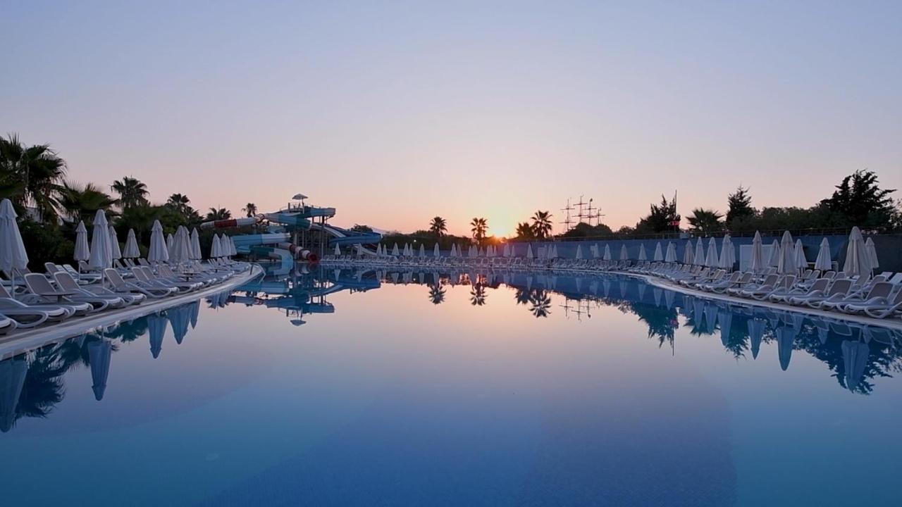Lake River Side Hotel Spa Bagian luar foto