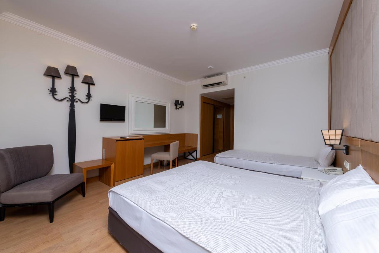 Lake River Side Hotel Spa Bagian luar foto