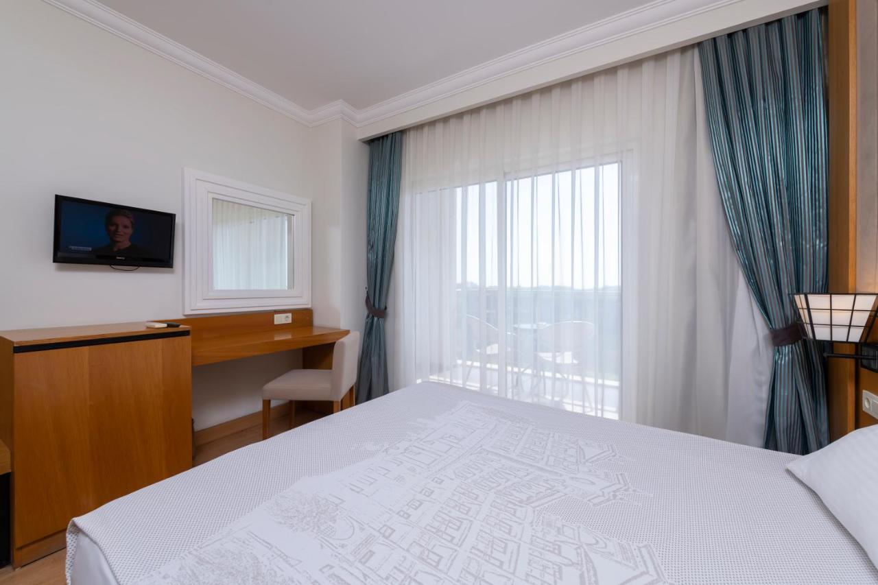 Lake River Side Hotel Spa Bagian luar foto