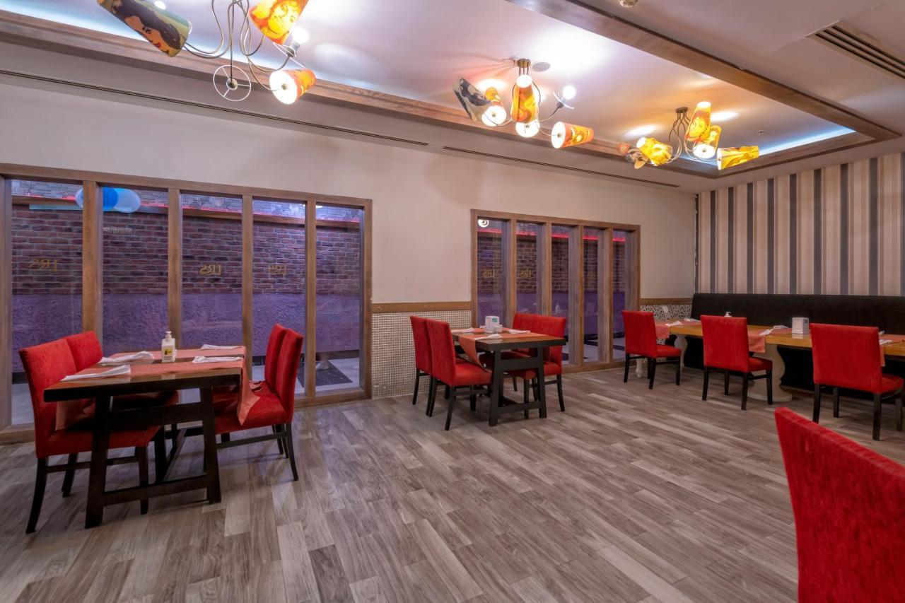 Lake River Side Hotel Spa Bagian luar foto