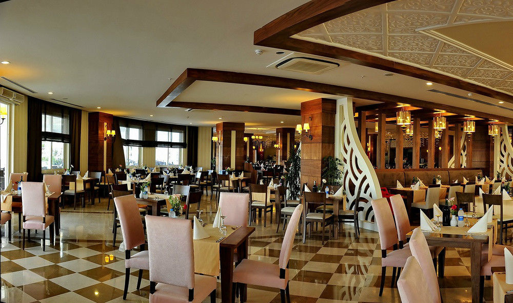 Lake River Side Hotel Spa Bagian luar foto