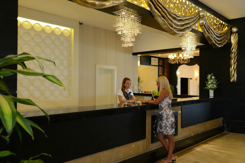 Lake River Side Hotel Spa Bagian luar foto